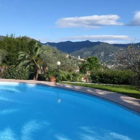 Villa Sleeps 11 Pool Air Con *
