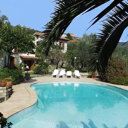 Sleeps 11 Pool Air Con Villa